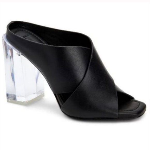 BCBGMaxAzria Shoes - NEW ⭐️ BCBGMaxAzria Block Heel Sandal size 7M